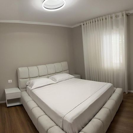 Luxury Center Apartments Тирана Экстерьер фото