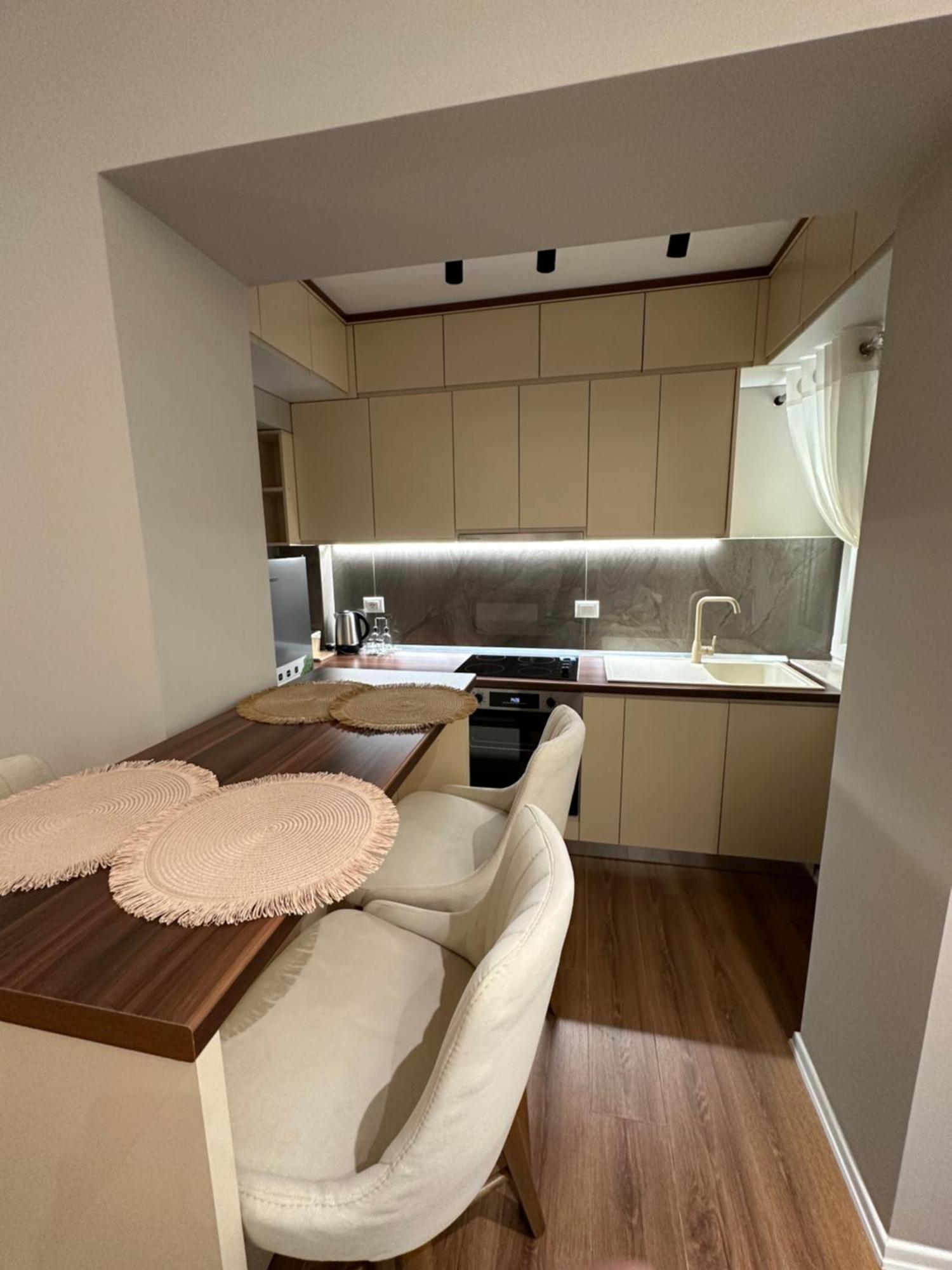 Luxury Center Apartments Тирана Экстерьер фото